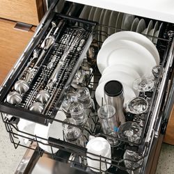 GE Profile™ Series Dishwasher (PDT760SSFSS) GE Profile™ Series Dishwasher (PDT760SSFSS)