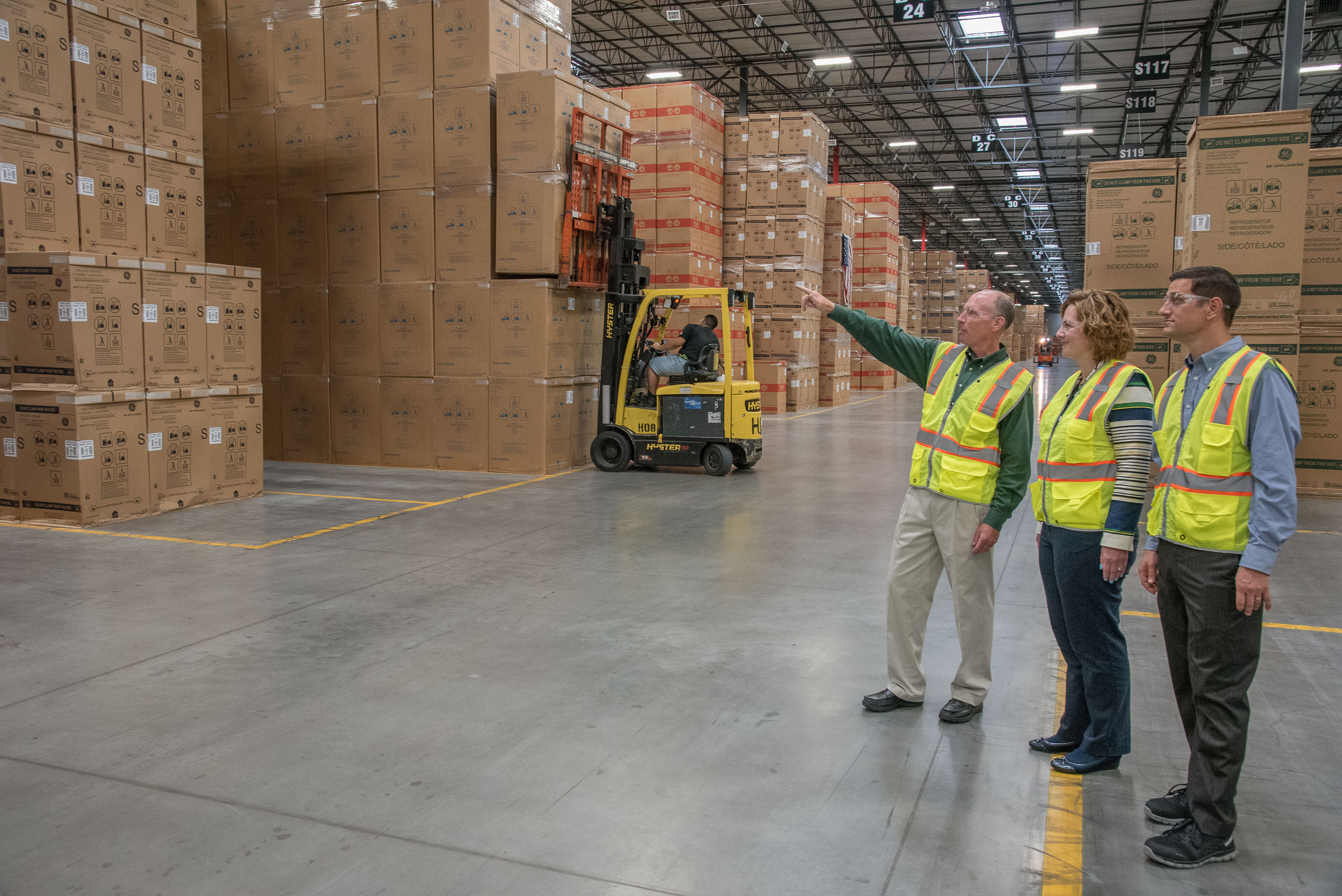 Everything is Bigger in Texas GE Appliances Opens “TexasSized” Distribution Center in Dallas