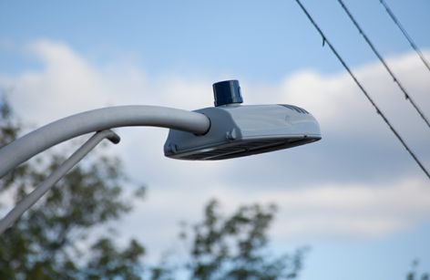 The City of Los Angeles is testing GE Lighting’s LightGrid™ Outdoor Wireless Controllers, which could eventually be deployed to the majority of Los Angeles’ more than 140,000 LED streetlights.