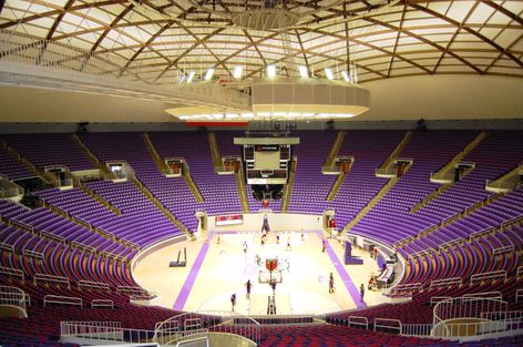 By replacing HID lighting commonly found in sports arenas, the Albeo ABHX-Series uses 70 percent less energy and is expected to save Weber State University nearly $40,000 each year. GE’s Albeo LED High Bay Lighting Fixtures Provide Energy Savings