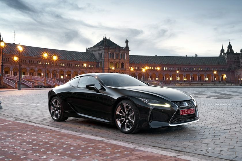 2017_Lexus_LC500h_Static_7