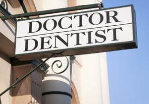 Doctor Dentist Sign
