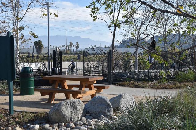 At Marsh Park in the Elysian Valley, amenities in the park and along the bike path that parallels the Los Angeles River invite users to play or relax. Marsh Park along the Los Angeles River