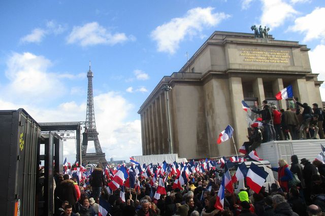 Crowds demonstrate before the first round of voting