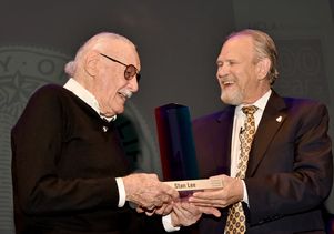 UCLA Extension Dean Wayne Smutz, right, presents Stan Lee with the first Icons of L.A. Award. UCLA Extension Dean Wayne Smutz, right, presents Stan Lee with the first Icons of L.A. Award