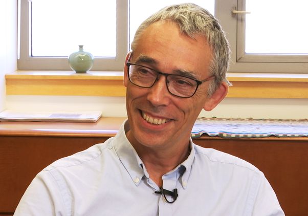 Dr. Jonathan Flint