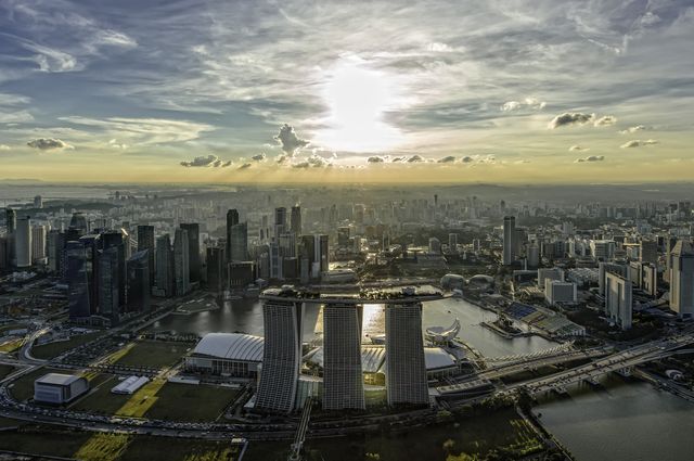 UCLA alumnus Jaron Lubin of Safdie Architects will present a Distinguished Alumni Lecture on April 9. Marina Bay Sands Integrated Resort