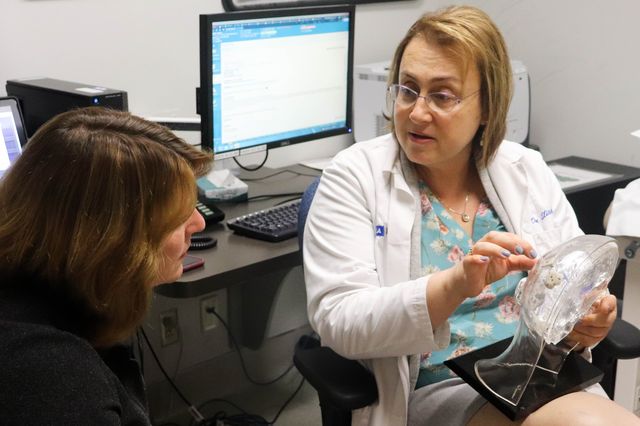 UCLA neurologist Dawn Eliashiv discusses RNS therapy with patient Sharon Shafer.
