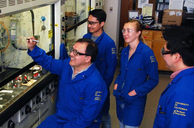 Miguel Garcia-Garibay laboratory