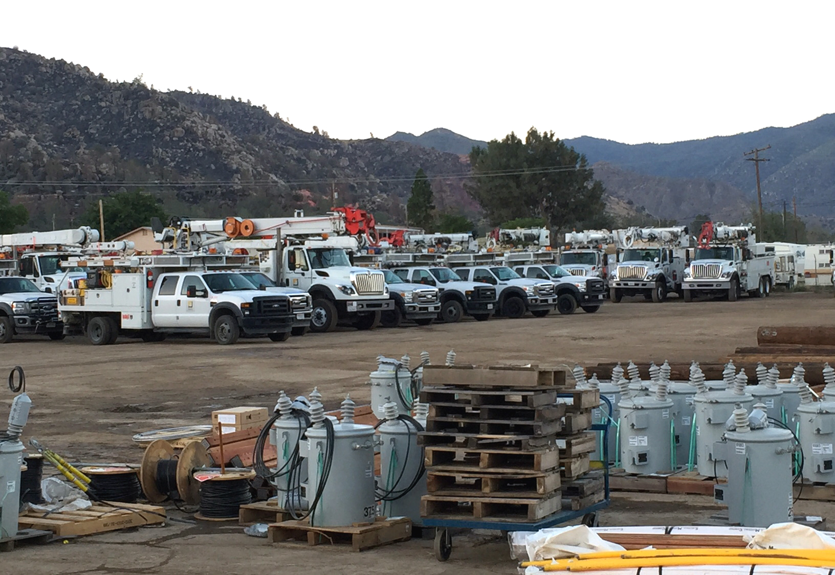 SCE crews in Kern Valley