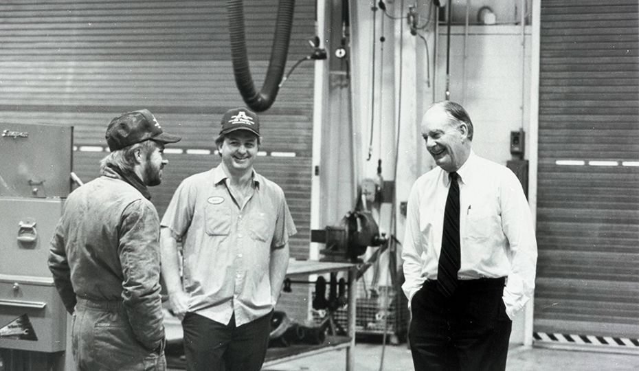 That fellow in the tie is Duke Power CEO Bill Grigg. Who is he chatting with and where? CYID051A