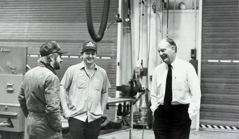 That fellow in the tie is Duke Power CEO Bill Grigg. Who is he chatting with and where? CYID051A