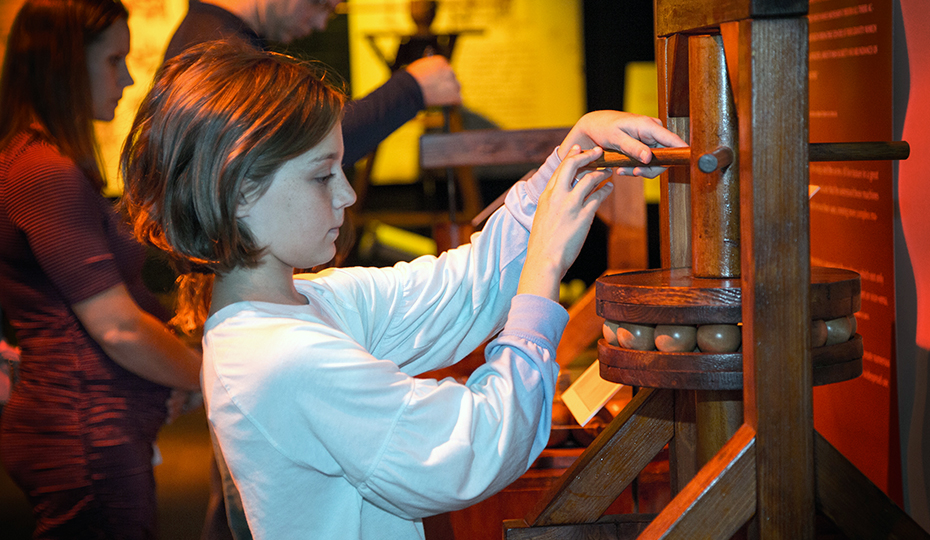 You can try out da Vinci's ball bearing model at the exhibit at Discovery Place Science in Charlotte, N.C. 2017-1115davinci_bearings