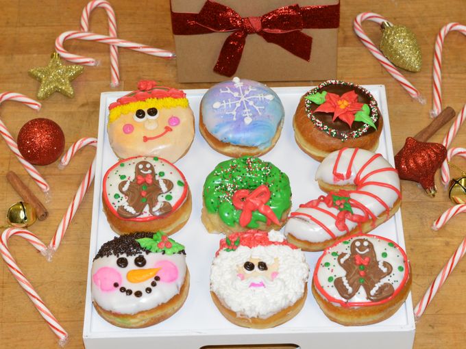 How a Local NY Donut Decorator Brings Holiday Magic to Our Donuts Dunkin'