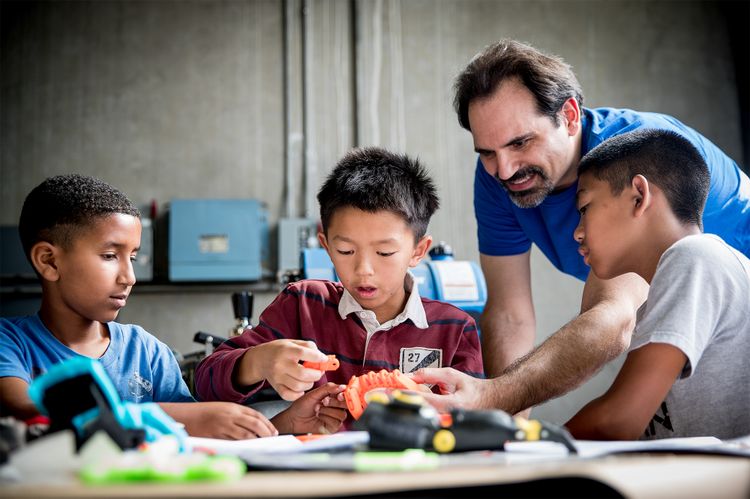 Northrop Grumman celebrated National Manufacturing Day by teaming up with local students to 3-D print and assemble prosthetic hands for children around the world. Manufacturing a Better Tomorrow